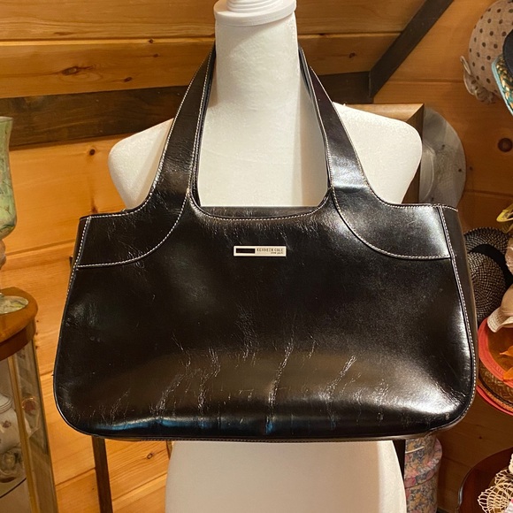 Kenneth Cole Sleek Black Shoulder Bag - Picture 1 of 12